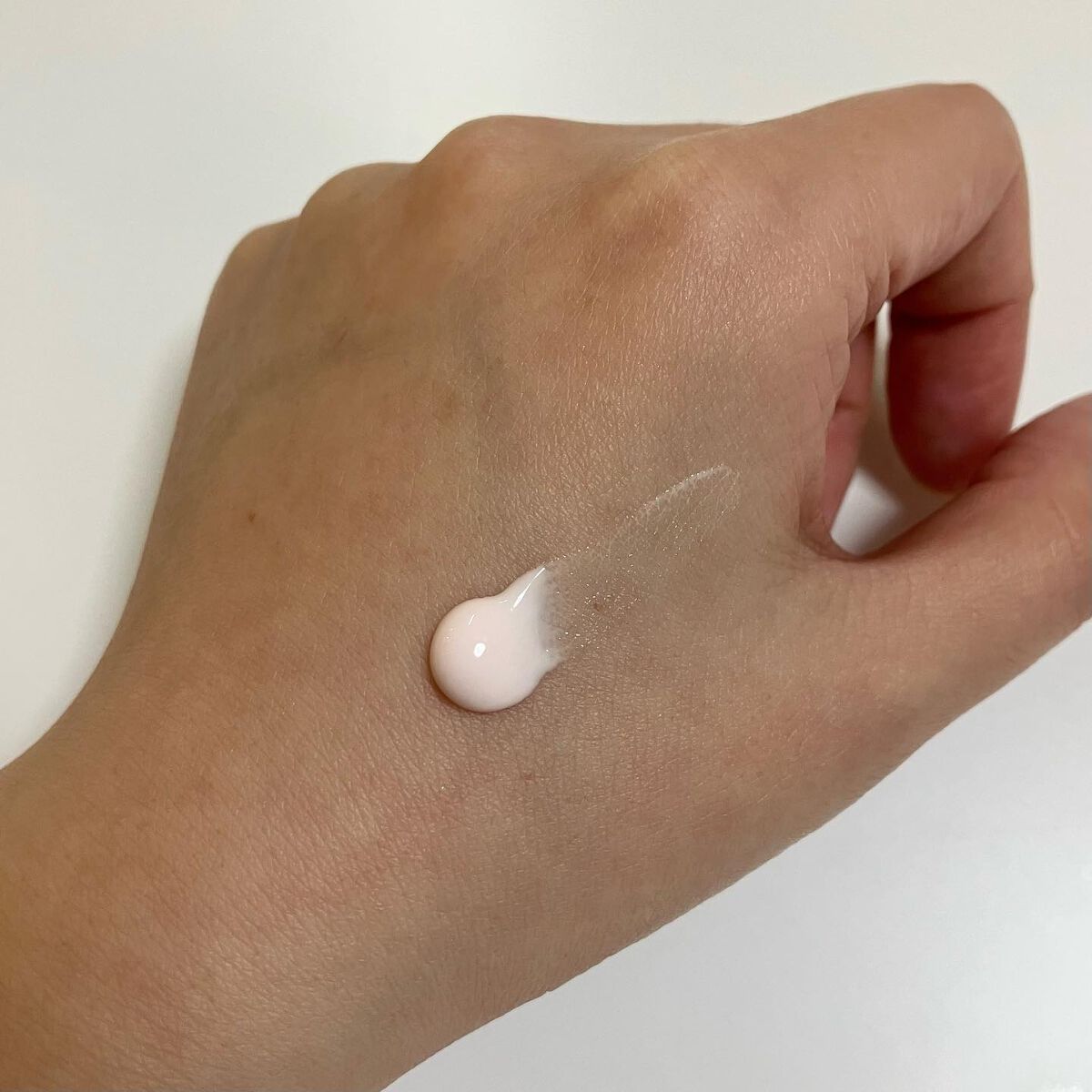 ニベアUV ディープ プロテクト＆ケア トーンアップ エッセンス/ニベア/日焼け止めローションを使ったクチコミ（3枚目）