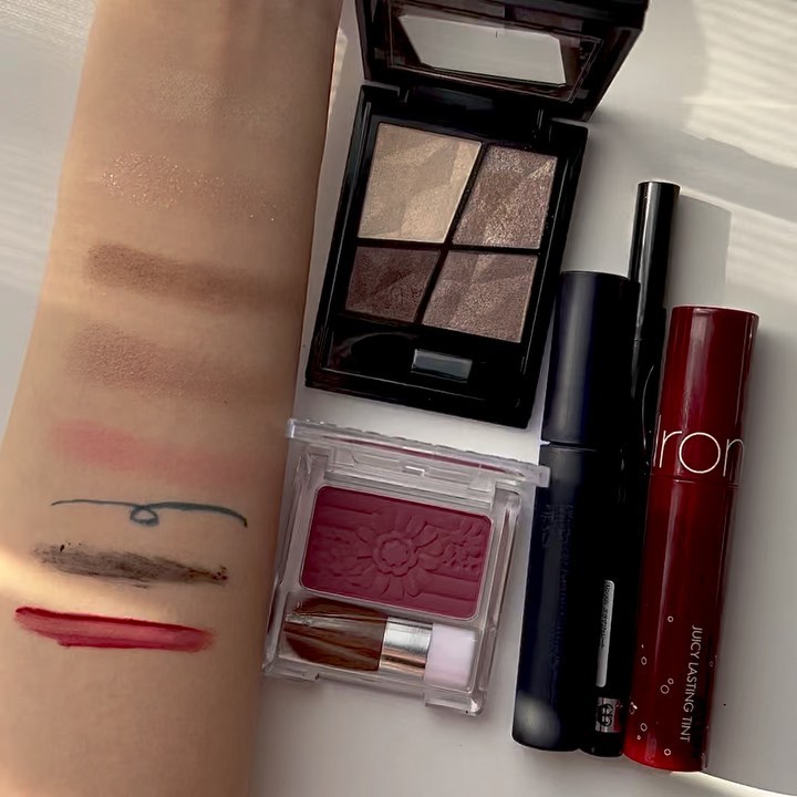 エグザジェレート ラスティングリキッドアイライナー WP/リンメル ロンドン/リキッドアイライナーの動画クチコミ2つ目