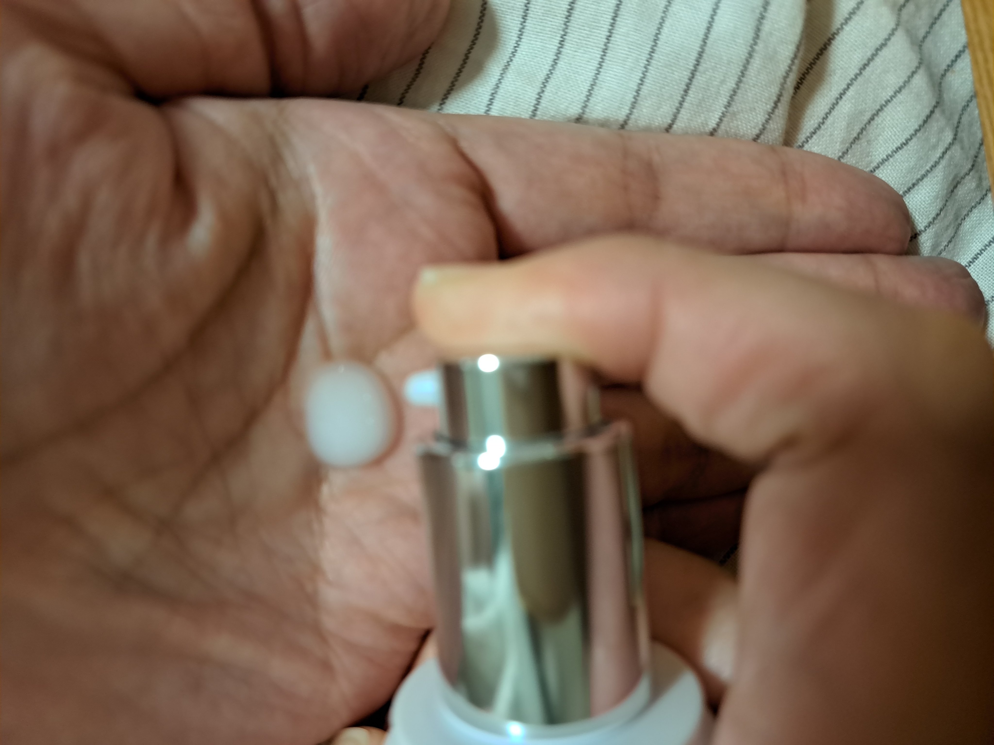 ホワイトニングクリアセラム/エトヴォス/美容液を使ったクチコミ（3枚目）