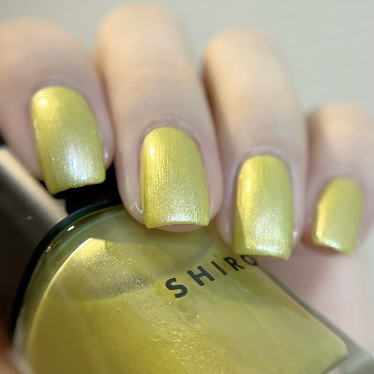 限定マニキュア】亜麻ネイル｜SHIROの効果に関する口コミ - 光加減