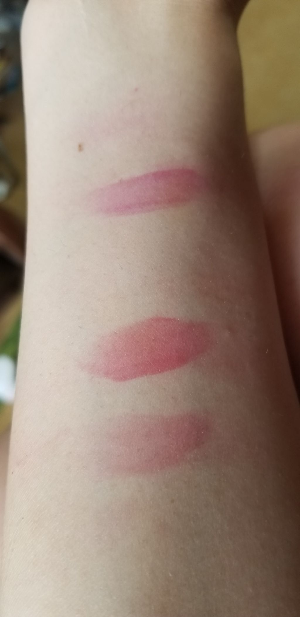 ルージュ ピュールクチュール ヴェルニ ヴィニルクリーム/YVES SAINT LAURENT BEAUTE/口紅を使ったクチコミ(3枚目)