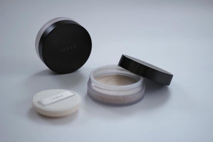 アドバンスドエシリアルスムースオペレーター ルースパウダー/THREE/ルースパウダーを使ったクチコミ(1枚目)