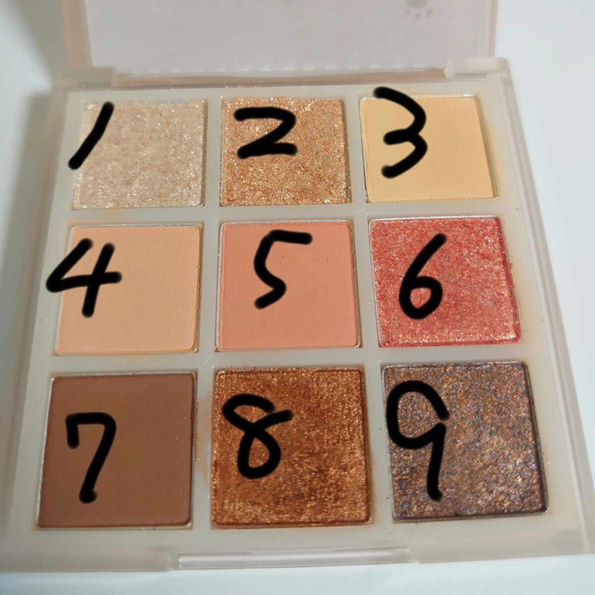 ムジークタイガープレイカラーアイズ 01/ETUDE/アイシャドウパレットを使ったクチコミ（2枚目）