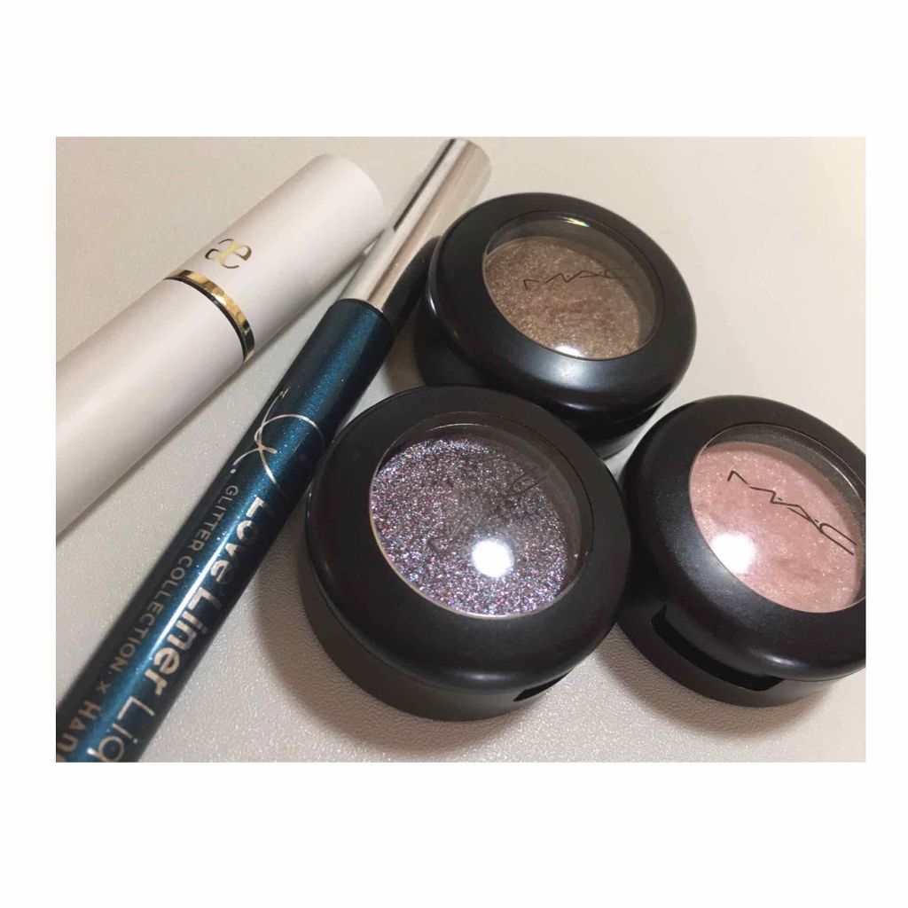 スモール アイシャドウ イン ザ シャドウズ/M・A・C/単色アイシャドウを使ったクチコミ（1枚目）