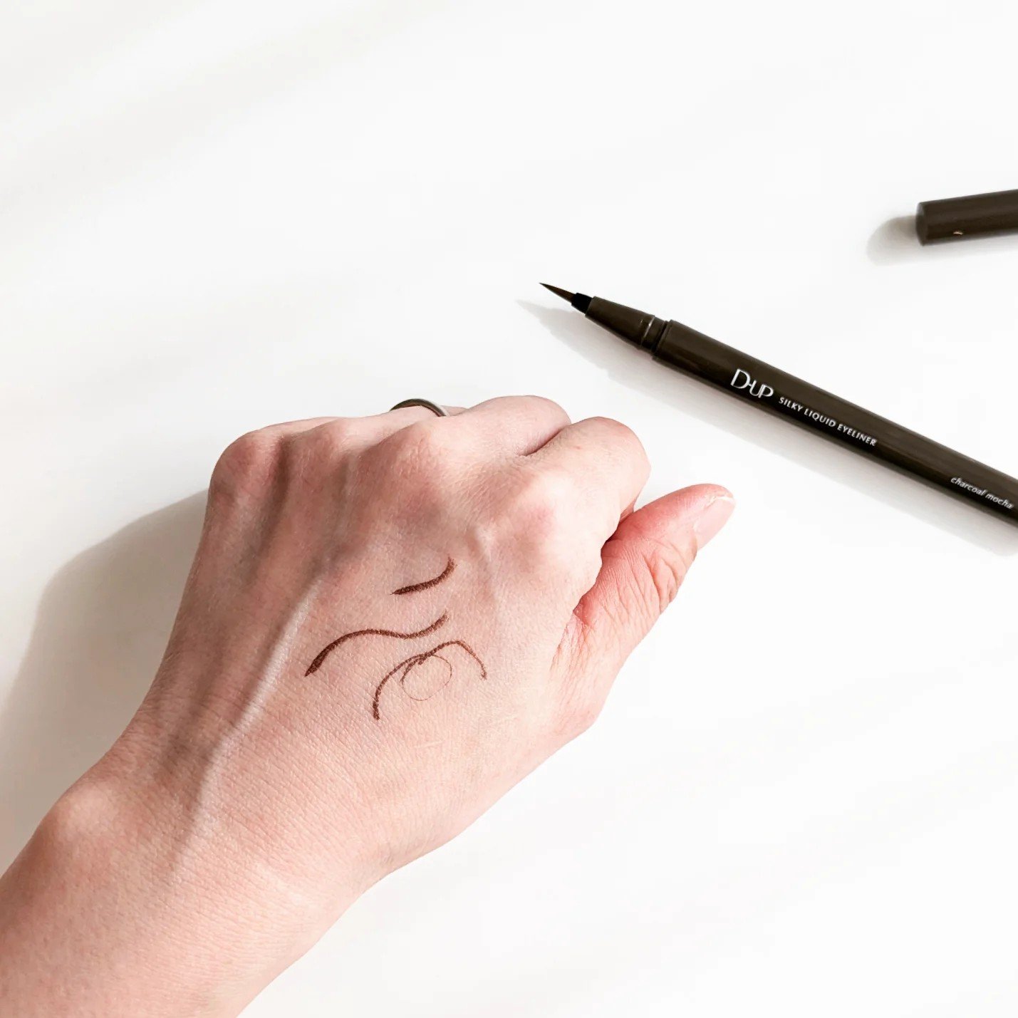 シルキーリキッドアイライナーWP/D-UP/リキッドアイライナーを使ったクチコミ（3枚目）