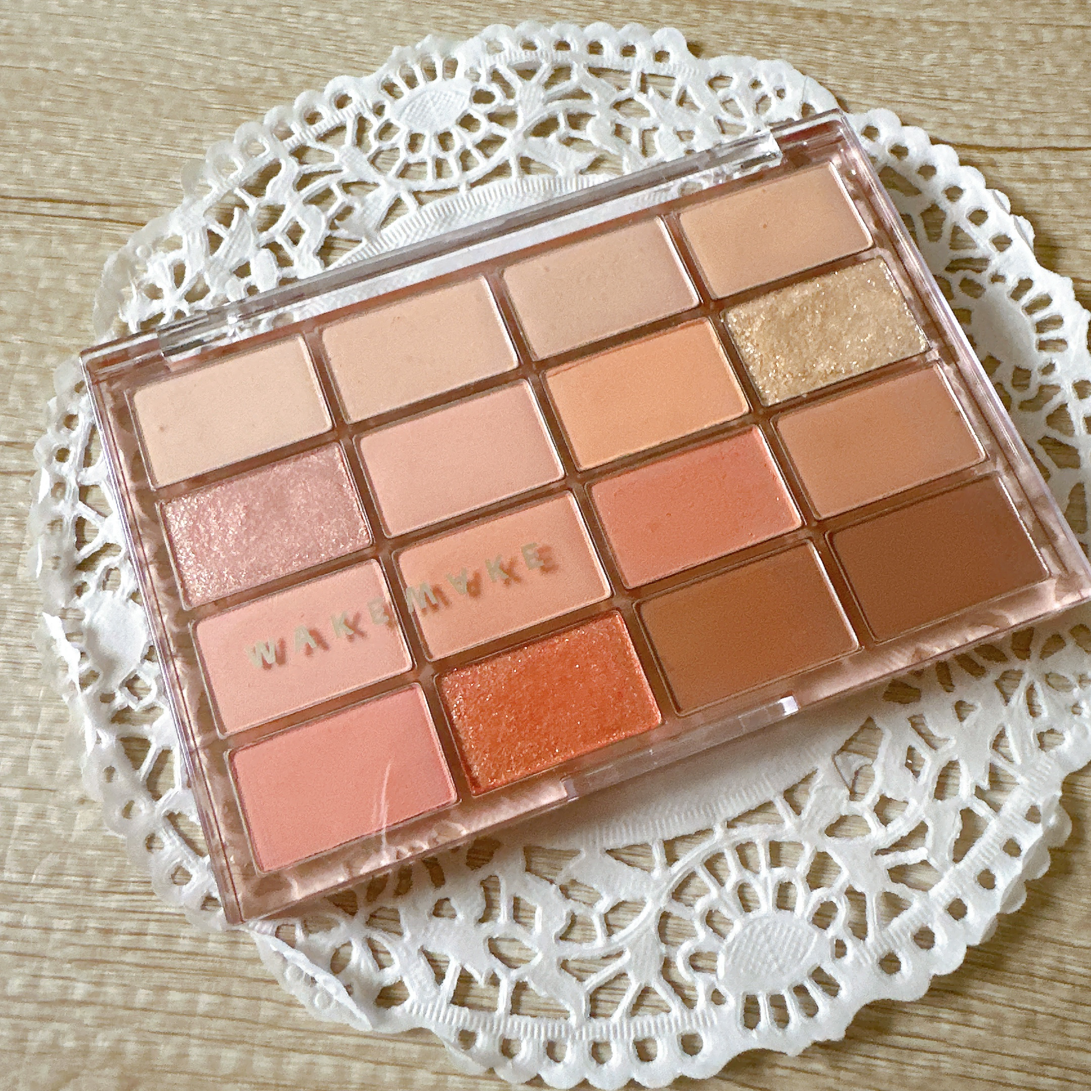 ソフトブラーリングアイパレット/wakemake/アイシャドウパレットを使ったクチコミ（2枚目）