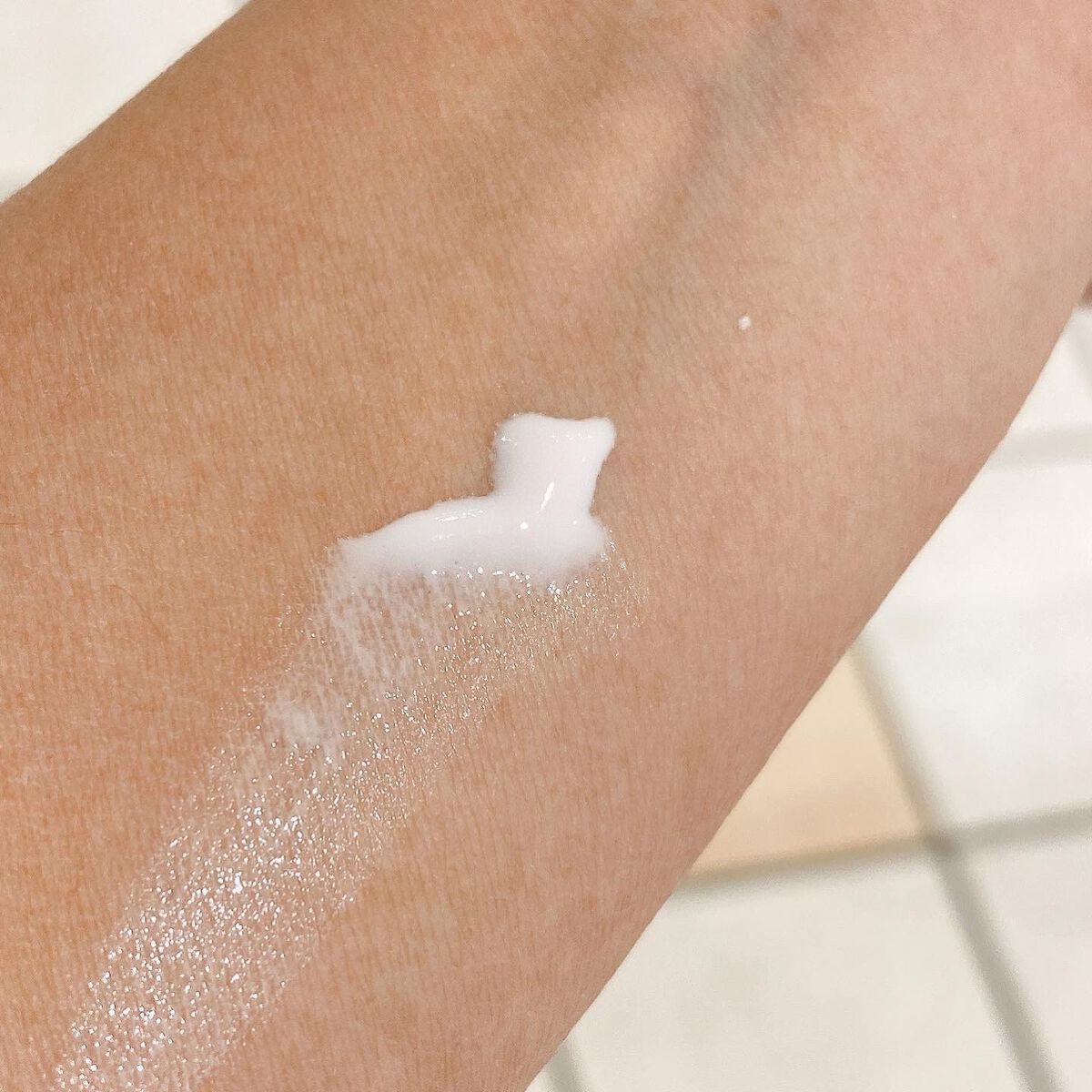 ニベアUV ディープ プロテクト&ケア トーンアップ エッセンス/ニベア/日焼け止めローションを使ったクチコミ(2枚目)