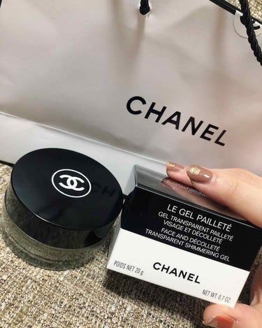 CHANEL ル ジェル パイユテのクチコミ「友人からプレゼントで頂きました🎁
#ルジェルパイユテ　顔、デコルテ、髪の毛、などに使えるらしく.....」（1枚目）