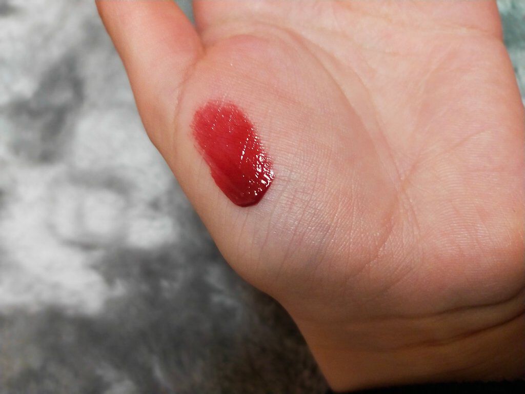 ジューシーラスティングティント/rom&nd/リップティントを使ったクチコミ（2枚目）