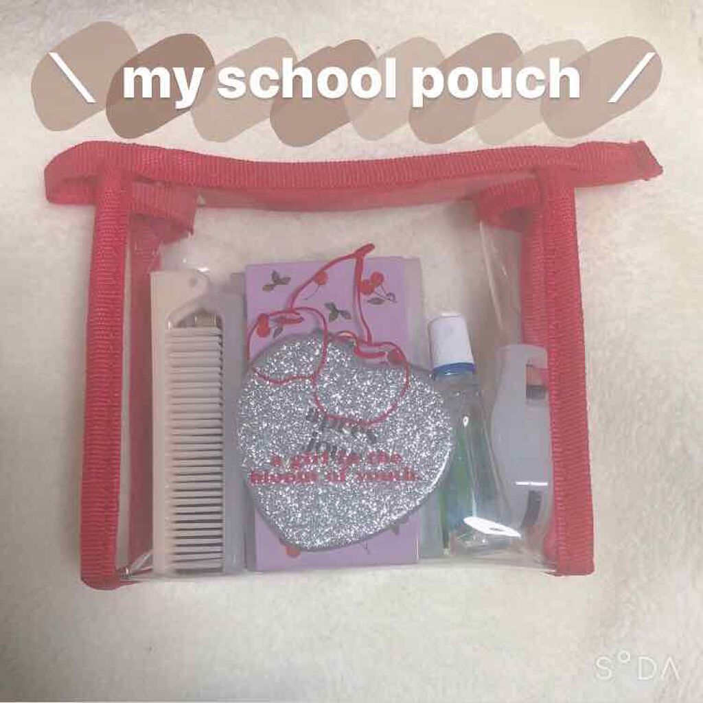 カヤ on LIPS 「⚪️女子高生の指定鞄の中身⚪️ご覧頂きありがとうございます🌷🌷..」(1枚目)