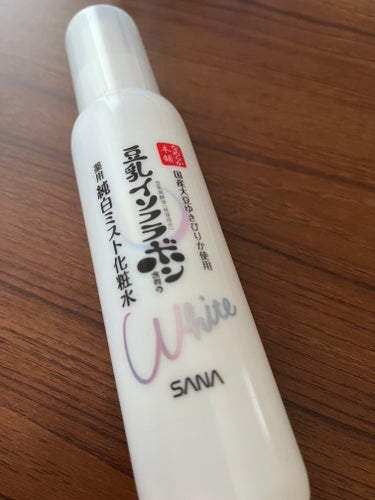  お気に入りミスト化粧水🧴



🤍なめらか本舗
薬用美白ミスト化粧水  ¥1100



LIPSで購入👈🏻
朝と夜のスキンケアに使ってます🤍
ミスト化粧水はひとつ持っておくと楽チン✨

このミストには
美白ケア、肌荒れ防ぐ、日焼け後のはてりを防ぐ効果があります🌟
なめらか本舗オリジナルの豆乳発酵液を使用しており、保湿力のあるミスト🩵

メイクの上から使用してもよし‼️乾燥予防になるよ🫰🏻


ぜひ使ってみてね🤍🤍の画像 その0