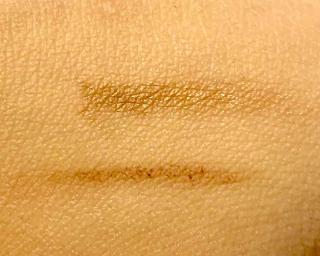 ブロウラッシュEX ウォーターストロング Wアイブロウ (ジェルペンシル&パウダー)/ブロウラッシュ/パウダーアイブロウを使ったクチコミ(2枚目)