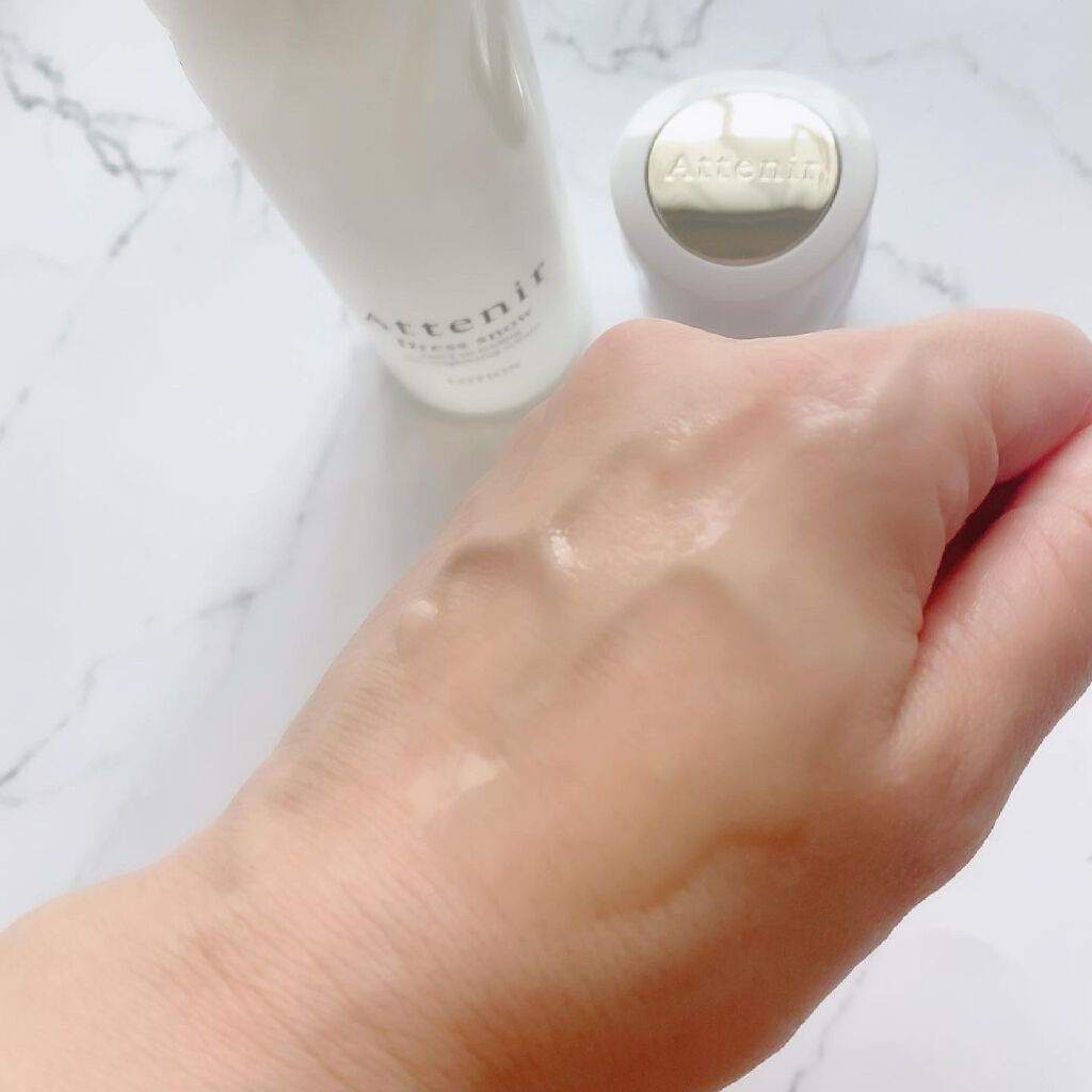 yocco on LIPS 「アテニアから誕生した 薬用美白 エイジングケアラインドレススノ..」(4枚目)