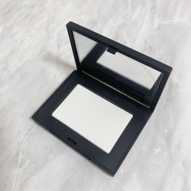 ライトリフレクティングセッティングパウダー　プレスト　N/NARS/プレストパウダーを使ったクチコミ（2枚目）