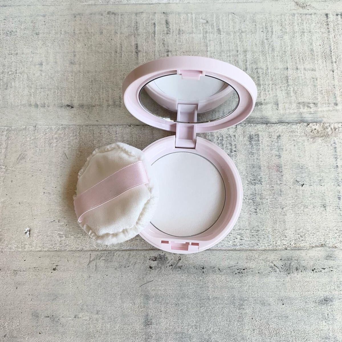 薬用 スキンケア パウダー/アクネオ/プレストパウダーを使ったクチコミ(2枚目)