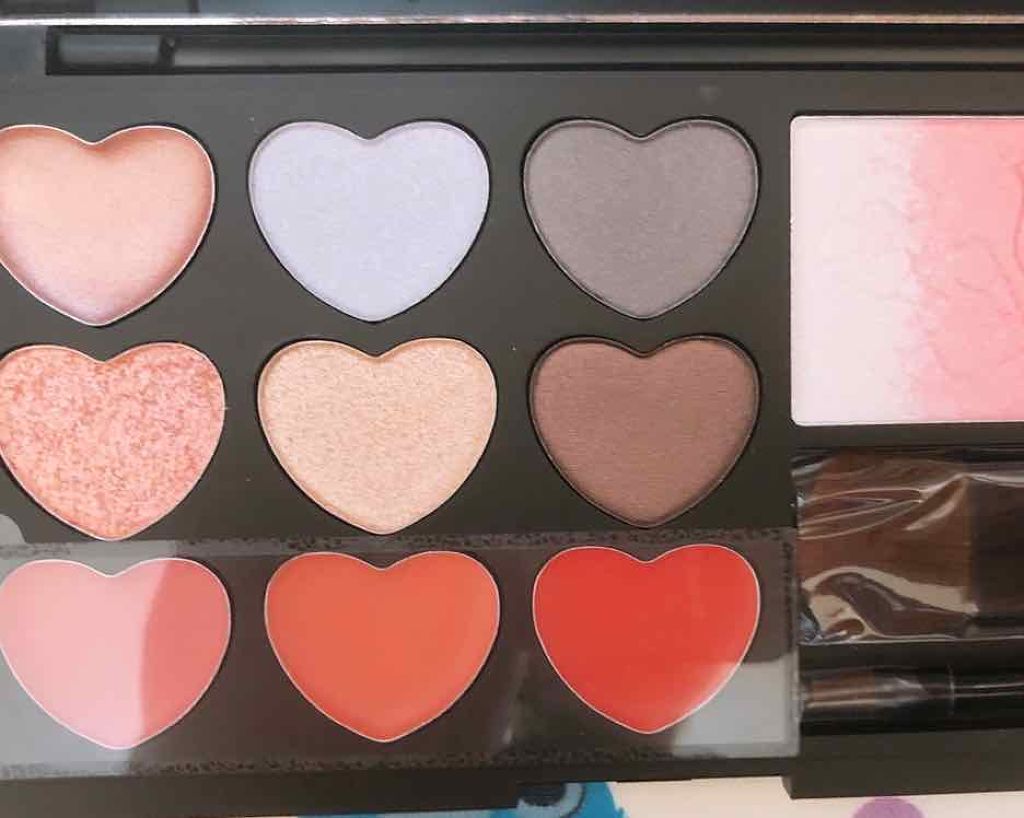 ITS’DEMO限定 ディズニーデザインマルチパレット クールカラーコレクション/IT'S DEMO/アイシャドウパレットを使ったクチコミ(4枚目)