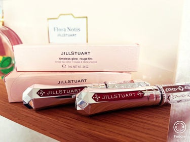 ✼••┈┈••✼••┈┈••✼••┈┈••✼••┈┈••✼

JILL STUART
タイムレスグロウ ルージュティント

ジルのティントルージュ
最初はツヤってしているけどマスク写りもあまりない！😍
