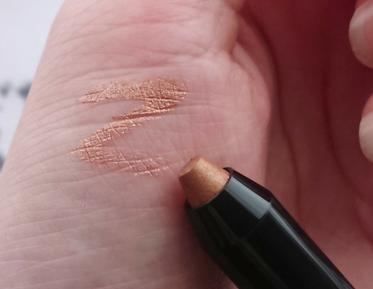 ジュエルアイ スティック/銀座化粧堂/スティックアイシャドウを使ったクチコミ（3枚目）