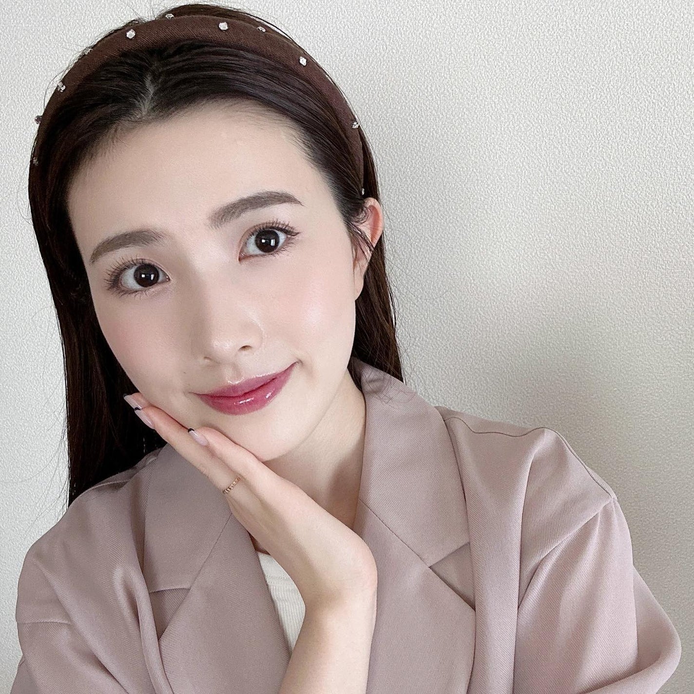 濱田あおい on LIPS 「..最近のマイブームまつ毛はこれ!🖤湿気にも負けないところがポ..」(2枚目)