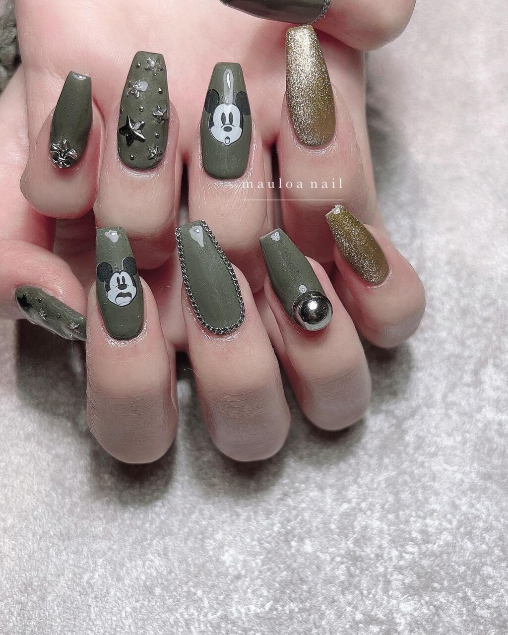 #ネイル,#カーキネイル,#秋ネイル,#アートネイル,#海ネイル,#スタッズネイル,#ニュアンスネイル,#くすみカラーネイル,#サマーネイル,#ミラーネイル,#カラフルネイル,#マグネットネイル,#ミッキーマウスネイル,#シンプルネイル,#ミッキーネイル,#ディズニーネイルのネイルデザイン