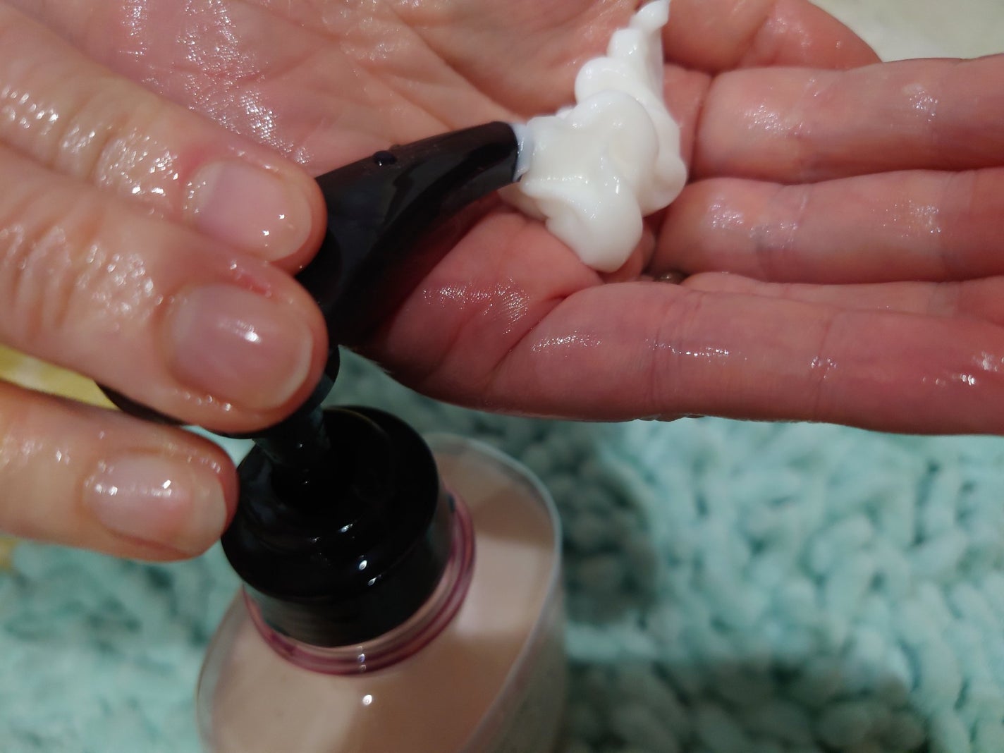 ににょ on LIPS 「マイブースターズコラーゲンブースターシャンプー&トリートメント..」(4枚目)