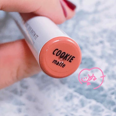 ColourPop Lippie Stixのクチコミ「

デイリーでは絶対使わないのに、ついつい買ってしまう海外コスメシリーズです 笑

カラーポッ.....」（3枚目）