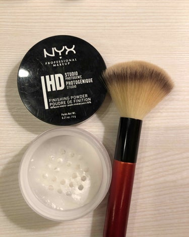 スタジオフォト フィニッシングパウダー/NYX Professional Makeup/ルースパウダーを使ったクチコミ（2枚目）