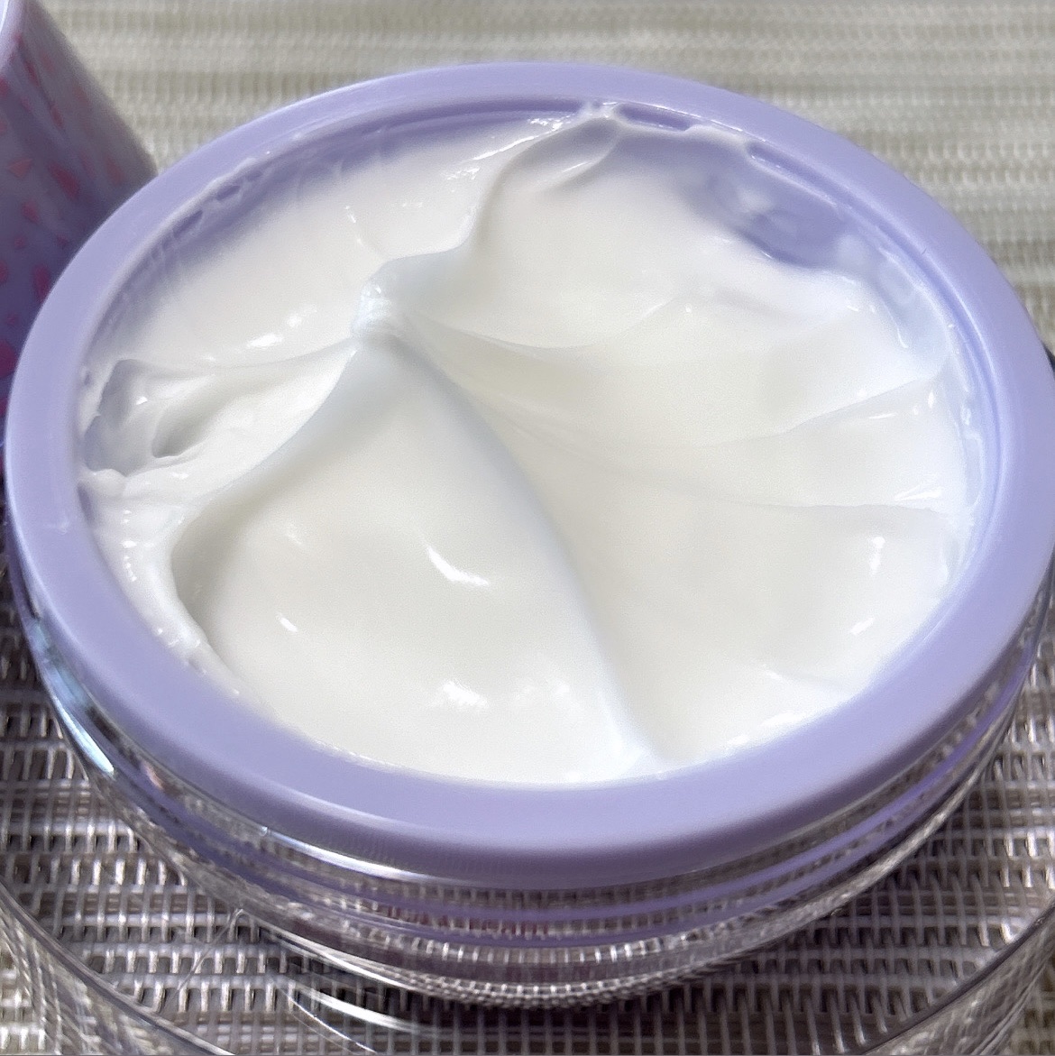 シカクリーム/ASUNE /フェイスクリームを使ったクチコミ（2枚目）