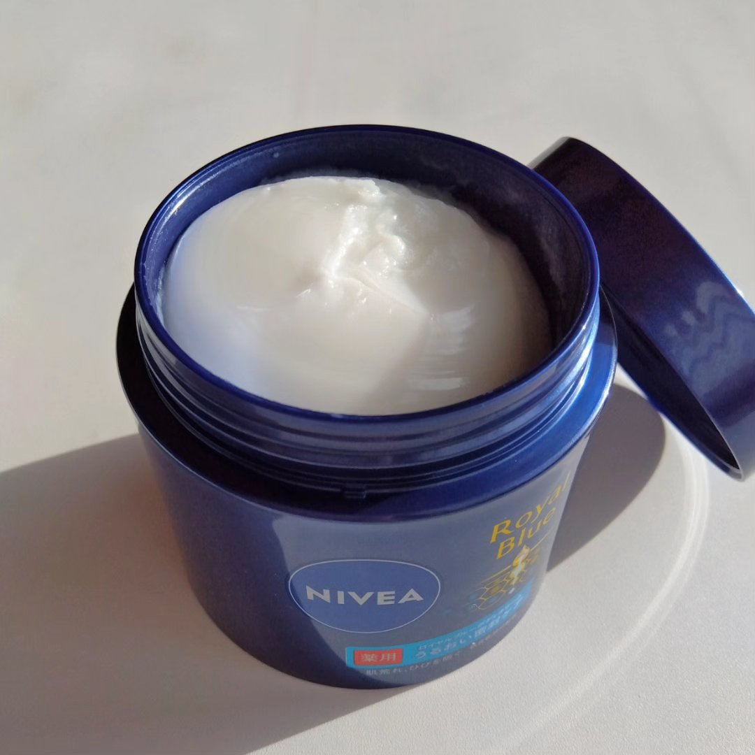 ニベア ロイヤルブルーボディクリーム うるおい密封ケア/ニベア/ボディクリームを使ったクチコミ（2枚目）