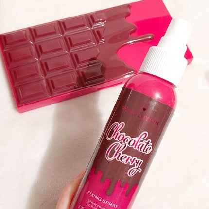 MAKEUP REVOLUTION LIP GLOSSのクチコミ「バレンタインにぴったりな
チェリーレッドのリップグロス💋
🍒チェリーリップグロス
🍒フィキシ.....」(3枚目)