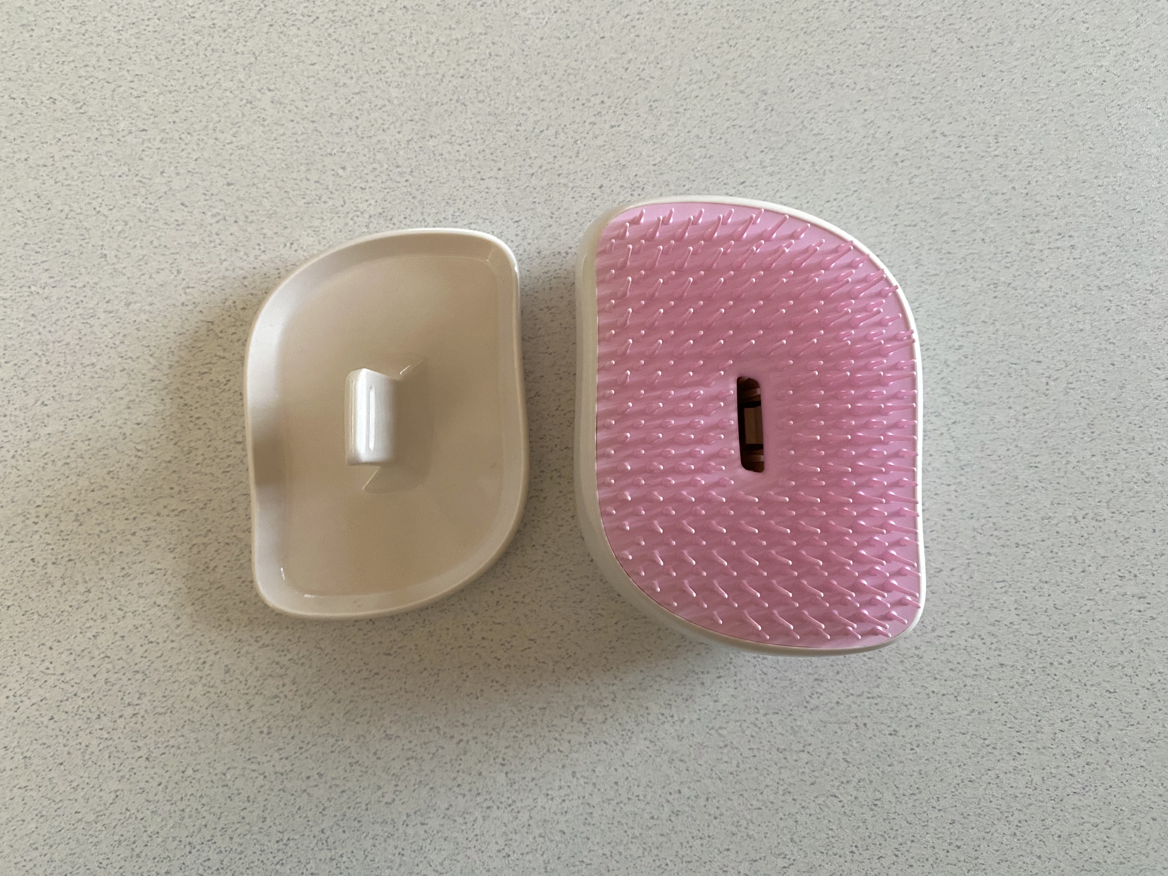 コンパクトスタイラー/TANGLE TEEZER/ヘアブラシを使ったクチコミ（3枚目）