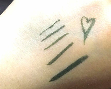 ラブライナー カラーコレクション カーキブラック/ラブ・ライナー/リキッドアイライナーを使ったクチコミ(2枚目)