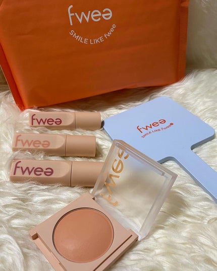 KANNIE on LIPS 「fweeのチークとリップたち💕見た目が可愛いだけじゃなくてプチ..」(2枚目)