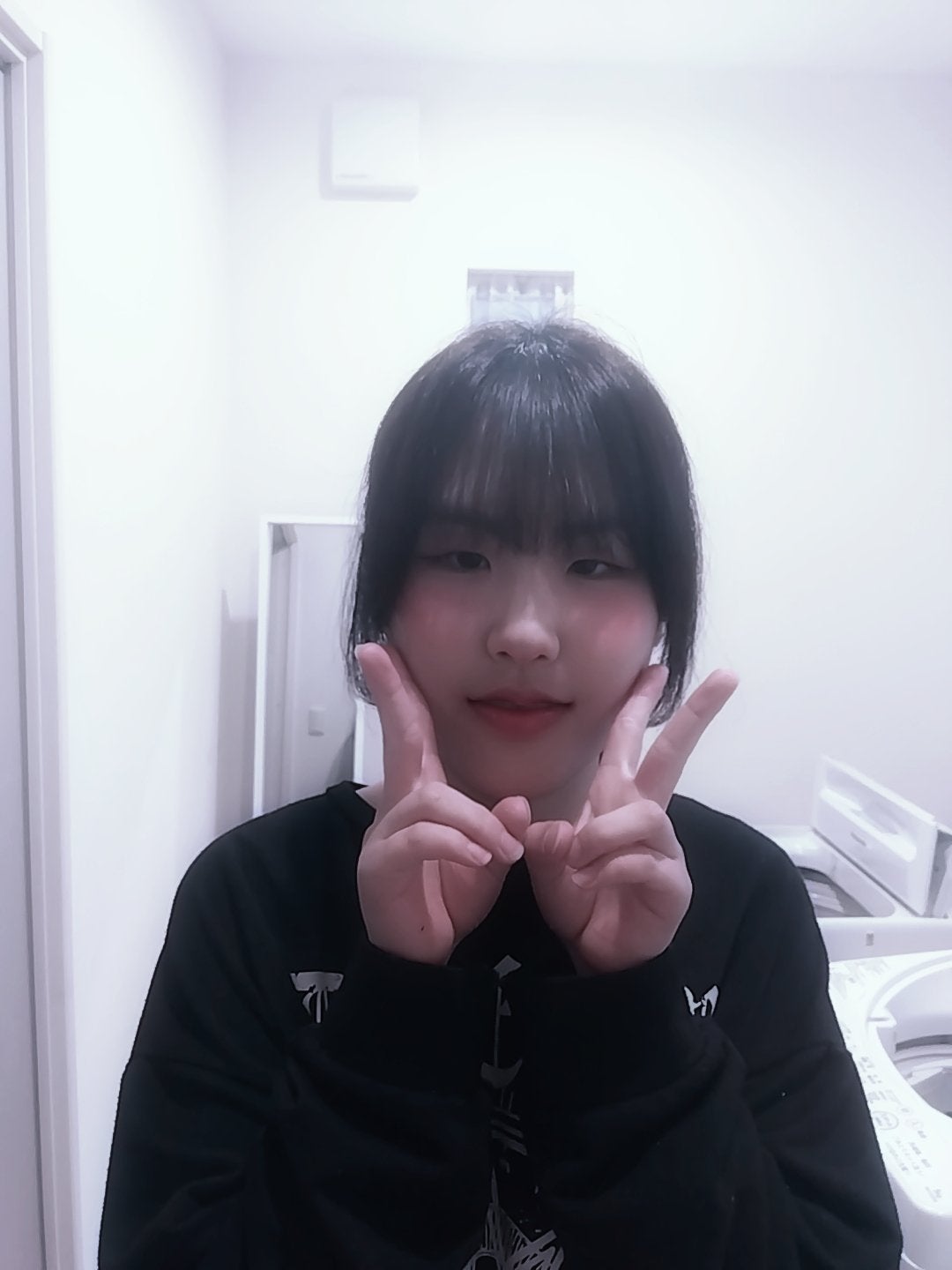 イズミ on LIPS 「今私が垢抜けるためにやってることは、白湯を飲む 筋トレをする ..」(1枚目)