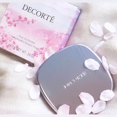 DECORTÉ ザ スキン リキッドファンデーション ロウのクチコミ「春らしいパケがすっごーく可愛い🌸💐💕
.
.
コスメデコルテ
トーンアップ パウダー　
✔︎ .....」（1枚目）