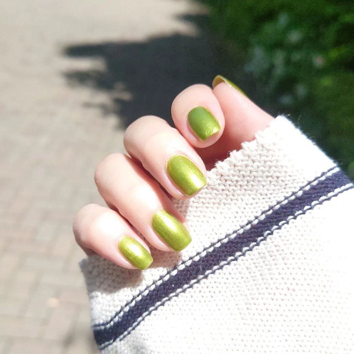 Minami on LIPS 「ジョジョっぽいグリーン♡二度塗りでしっかり発色🌿02Cocal..」(5枚目)