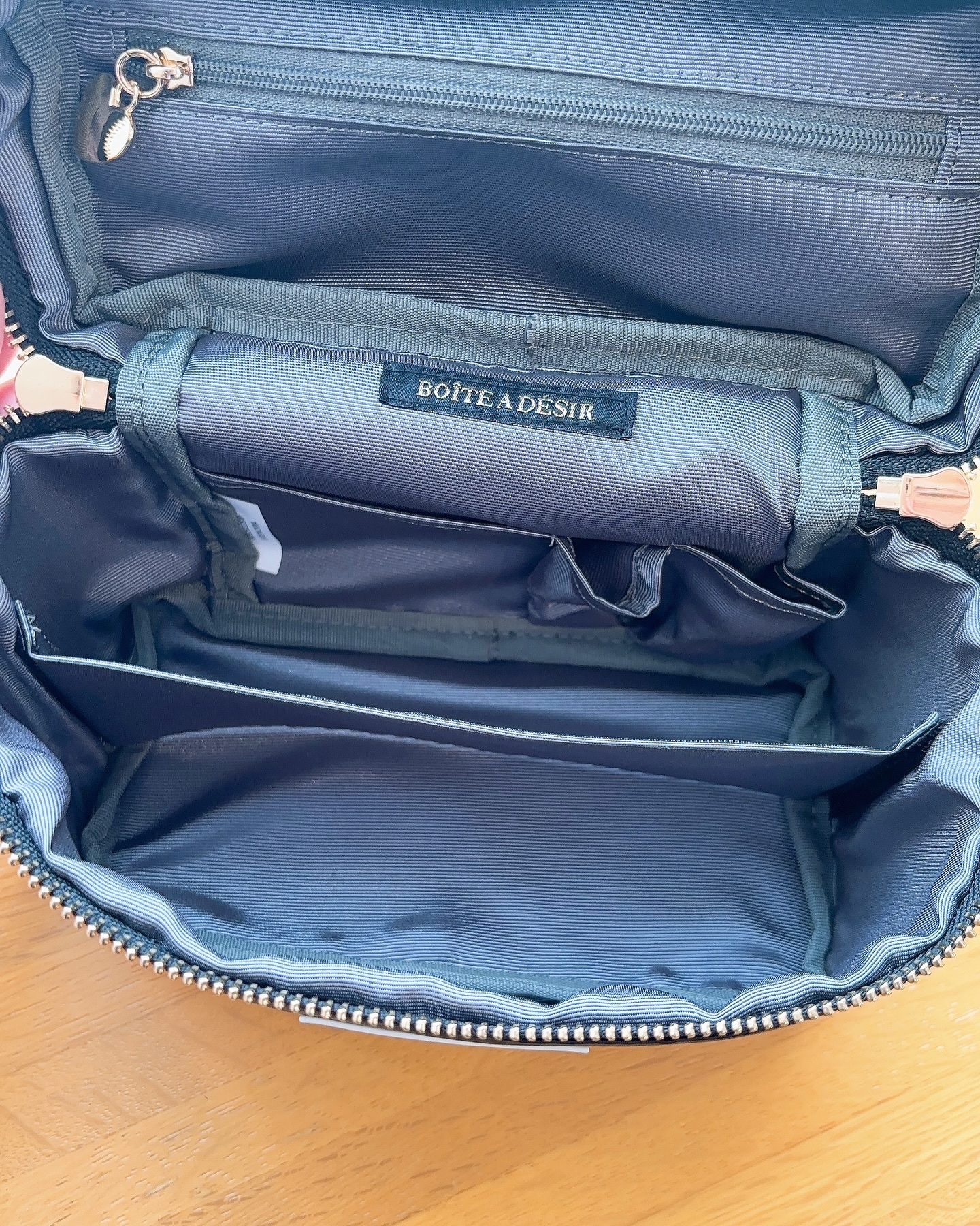 バニティポーチ M/BOITE A DESIR/化粧ポーチを使ったクチコミ（3枚目）