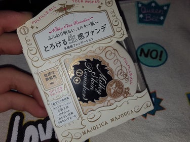 【マジョリカマジョルカ　ミルキースキンリメイカー】

毛穴、ニキビ、テカリ、乾燥をふんわりカバーしてくれ、生感と表記してるだけありリキッドでもなく、パウダーでもなくとても不思議なファンデーションでした🌻