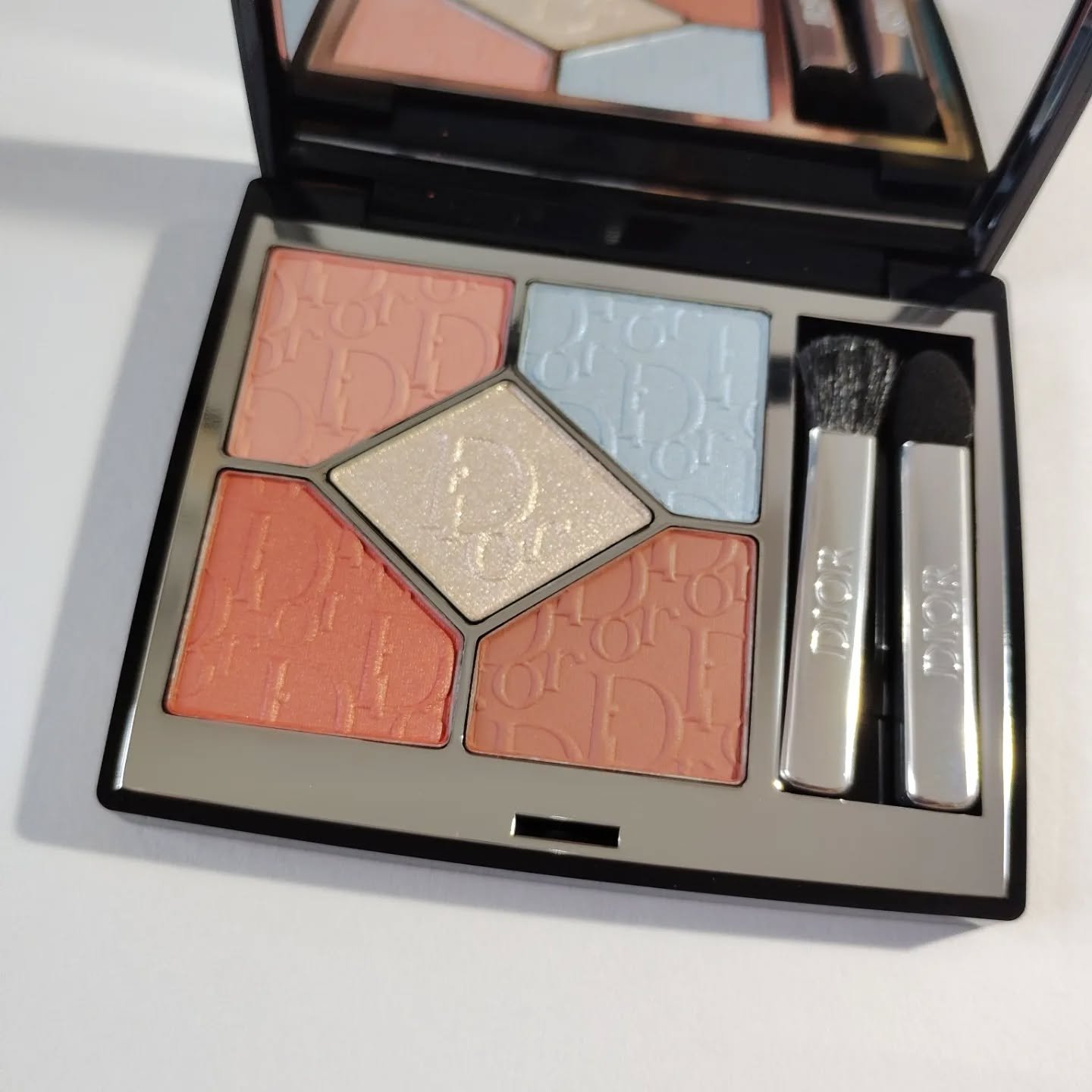 THREE シマリング グロー デュオ/THREE/クリームハイライトを使ったクチコミ（2枚目）