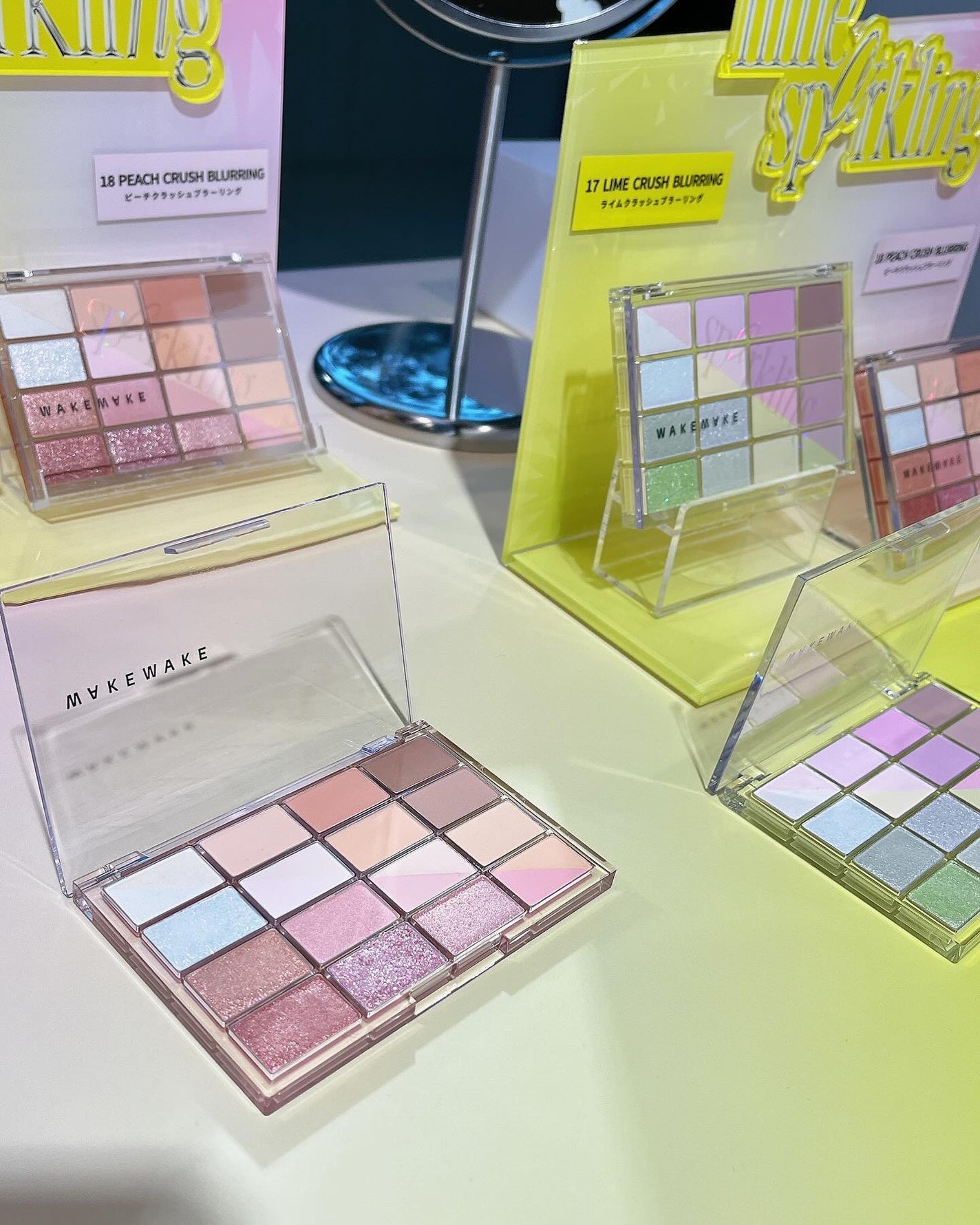 ソフトブラーリングアイパレット/wakemake/アイシャドウパレットを使ったクチコミ(3枚目)