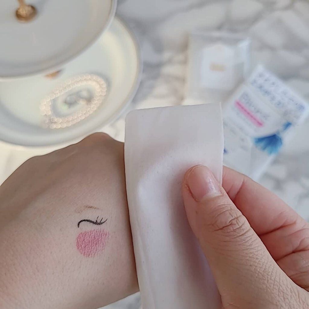 メイクの上からリフレッシュシート/ビオレ/フェイスシートを使ったクチコミ(4枚目)