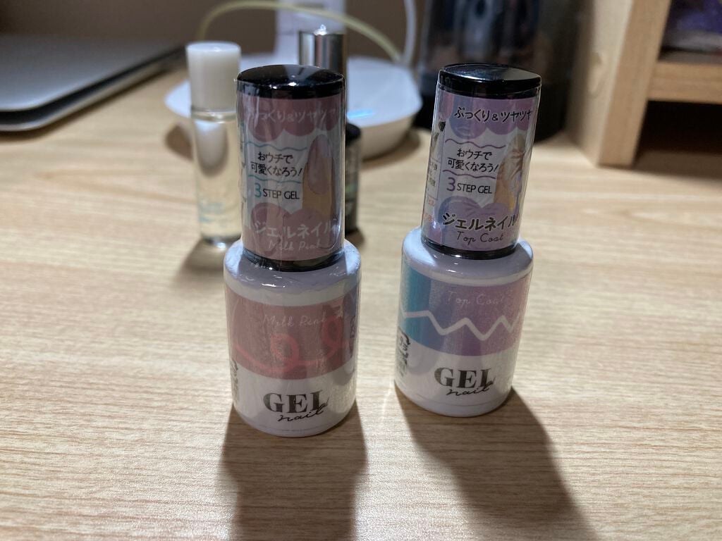 fabulous_glow_999 on LIPS 「DAISOのジェルネイル💅見つけました👀♡早速トップとベースと..」(1枚目)