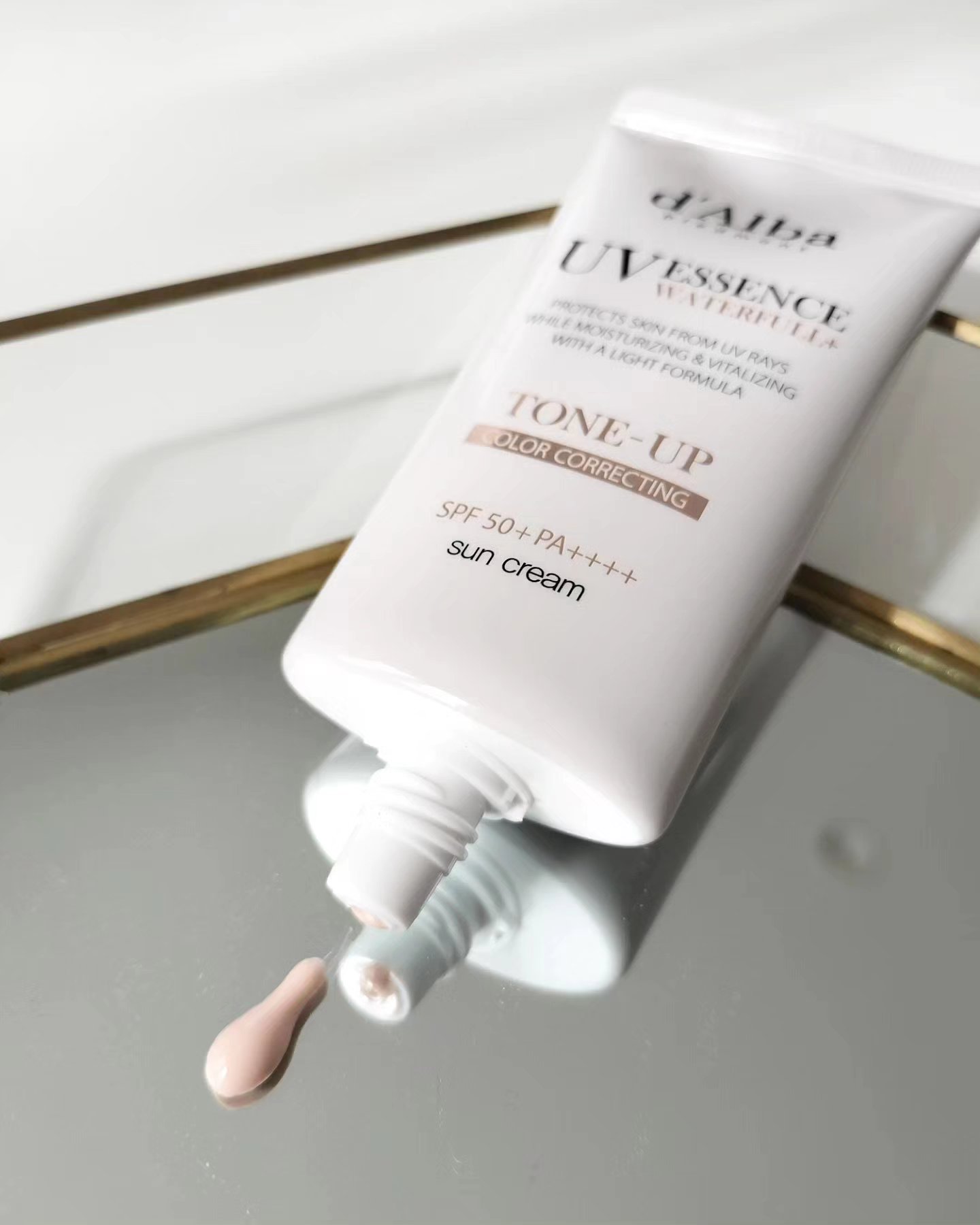 ウォータフルトーンアップサンクリーム/ダルバ/日焼け止めクリームを使ったクチコミ（2枚目）