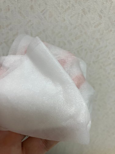 厚みのあるシート△

取りづらい×

あまりシートに液がヒタヒタしてないので
乾燥しやすいので、シートが浮いてくる×

ヒリヒリしなかったが
少し肌に合わなかった△

レモンのような香りがする🍋

保湿力　△

大容量　◎

コスパ良い　◎の画像 その2