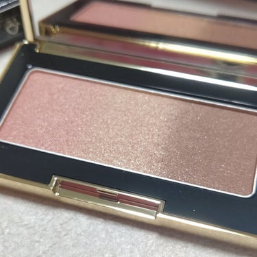 BOBBI BROWN オンブル アイシャドウ のクチコミ「ボビイブラウン　オンブルアイシャドウ　サンセットローズ01　

実は購入してました
あまり話題.....」（2枚目）