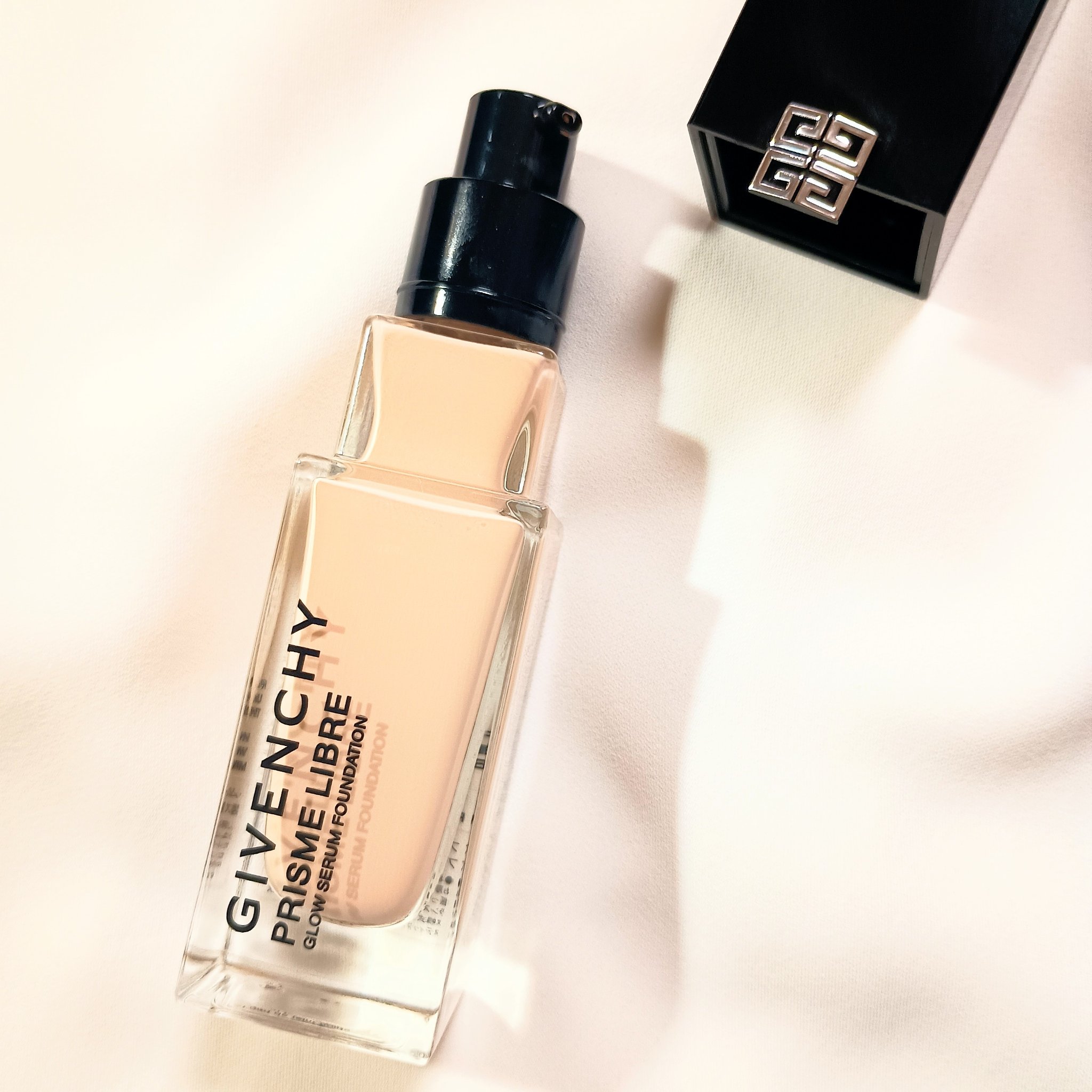 プリズム･リーブル･グロウ･セラム･ ファンデーション/GIVENCHY/リキッドファンデーションを使ったクチコミ（3枚目）