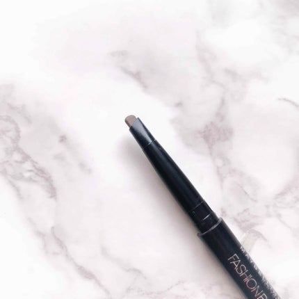 【旧品】ファッションブロウ パウダーインペンシル/MAYBELLINE NEW YORK/パウダーアイブロウを使ったクチコミ(2枚目)