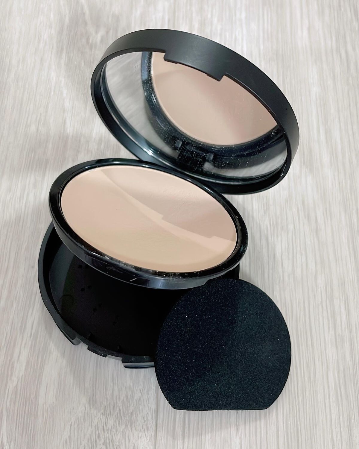 ベアプロ 16HR パウダー ファンデーション/bareMinerals/パウダーファンデーションを使ったクチコミ(2枚目)