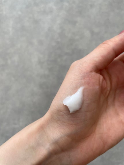 THE BEAUTY 髪のキメ美容プレミアムトリートメント<モイストリペアプレミアム>/エッセンシャル/洗い流すヘアトリートメントを使ったクチコミ(3枚目)