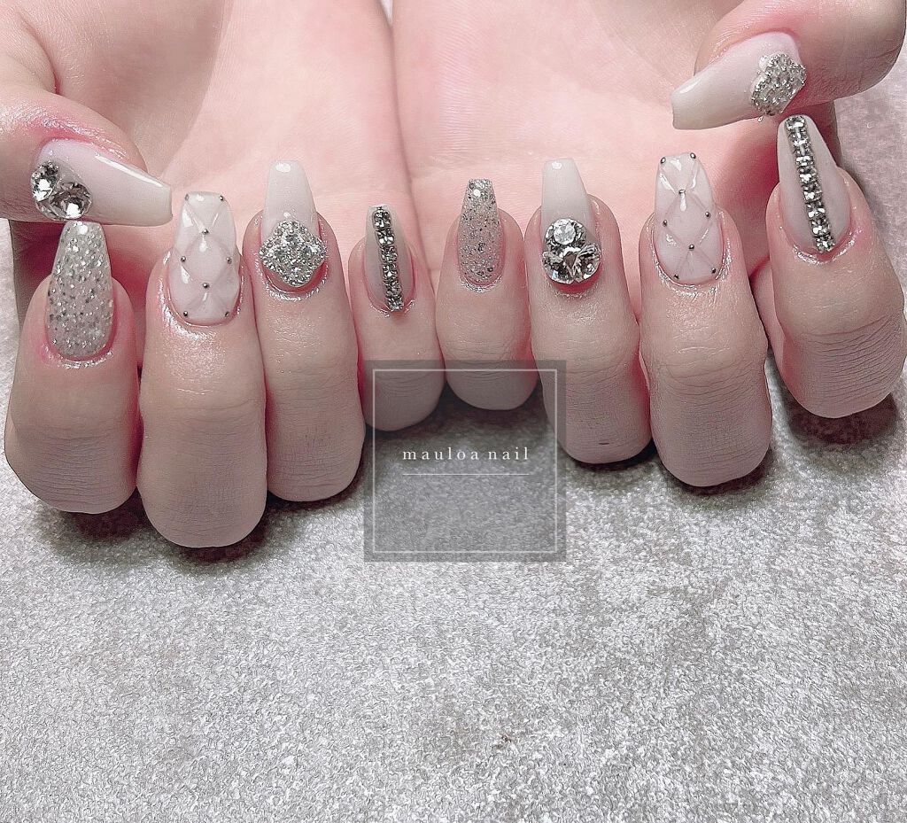 mauloa_nail on LIPS 「・🤍🤍🤍・ネイルレッスン動画を多数配信してます☺️topにある..」(1枚目)